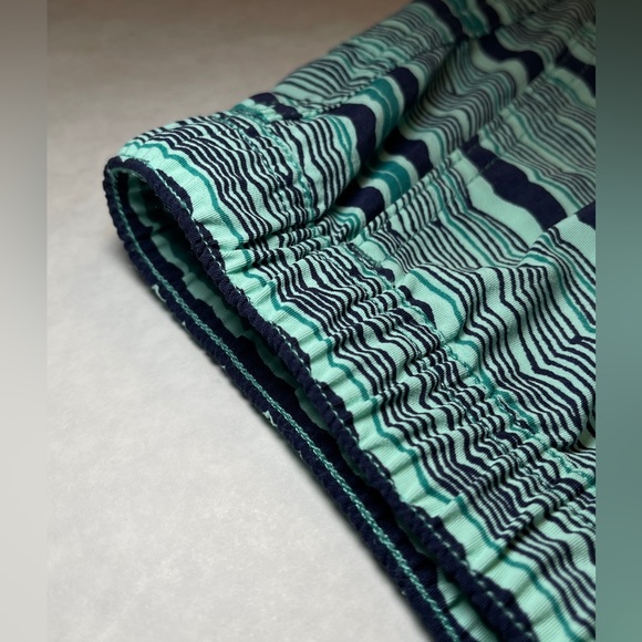 L.L.Bean Men’s Baggies Size Medium Light Green Sea Foam Ocean Wave Print - Picture 7 of 16